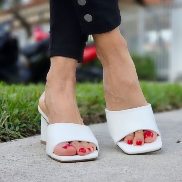 Women Square Toe‎ Sandals Slip On White Color - Picture 2 of 5